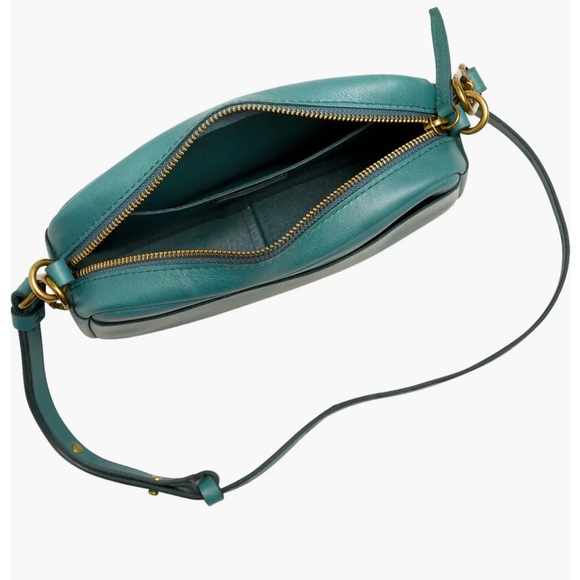 Madewell leather carabiner medium crossbody bag - new with tags on - Picture 2 of 2